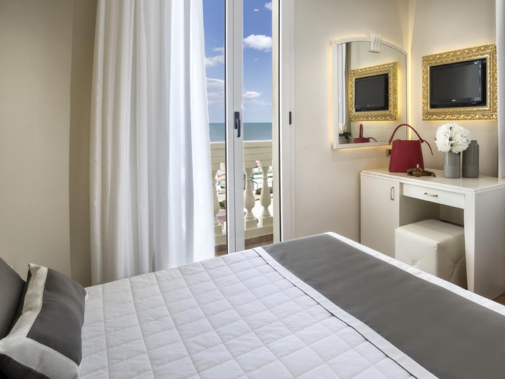 Novecento Suite Hotel ริชโชเน ภายนอก รูปภาพ