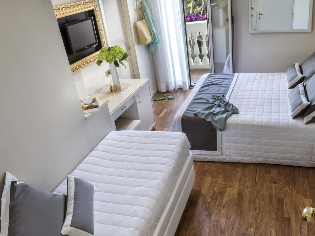 Novecento Suite Hotel ริชโชเน ภายนอก รูปภาพ