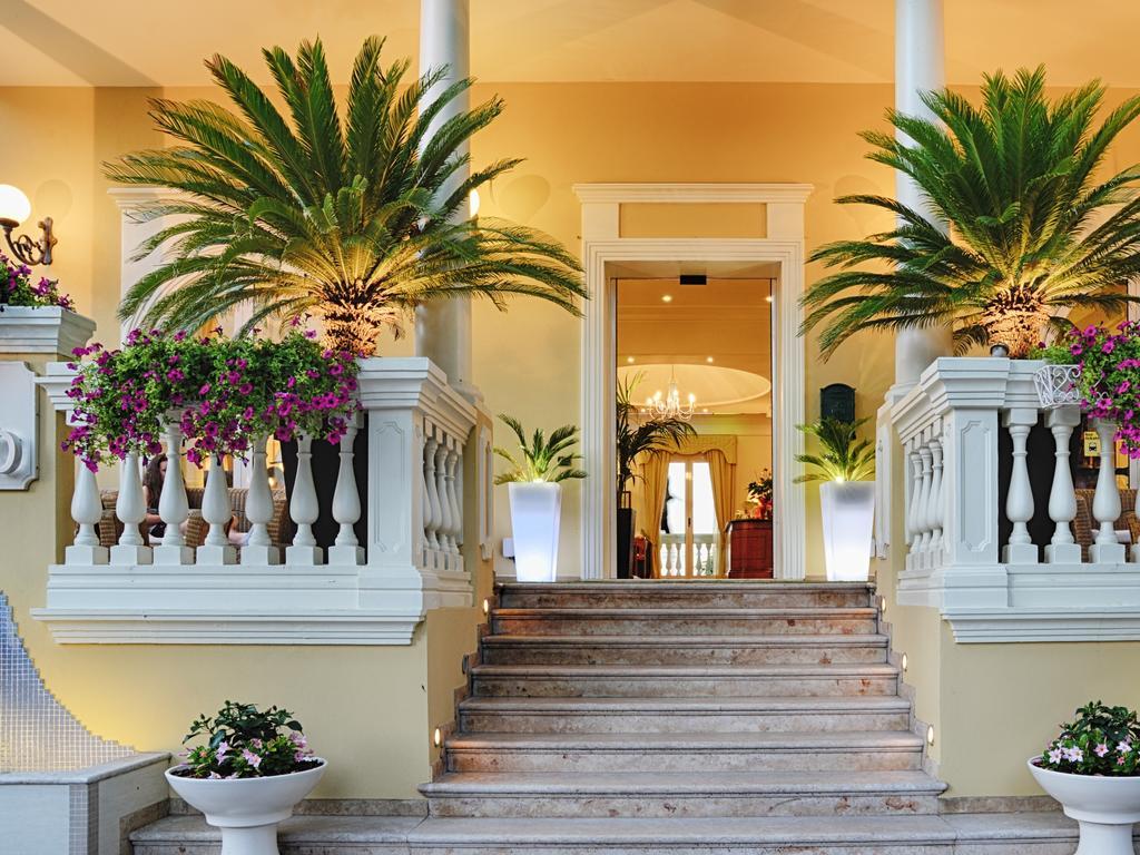 Novecento Suite Hotel ริชโชเน ภายนอก รูปภาพ