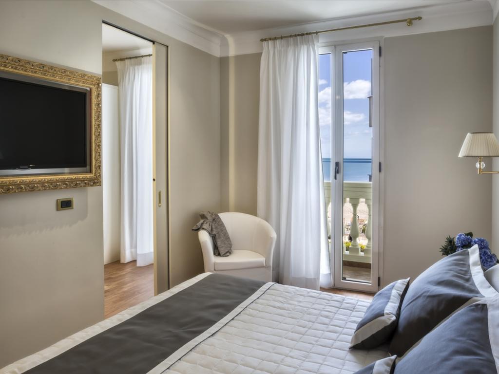 Novecento Suite Hotel ริชโชเน ภายนอก รูปภาพ