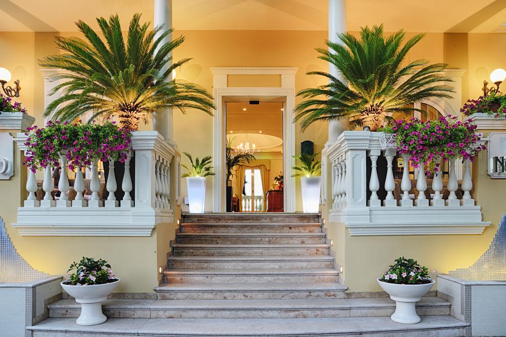 Novecento Suite Hotel ริชโชเน ภายนอก รูปภาพ