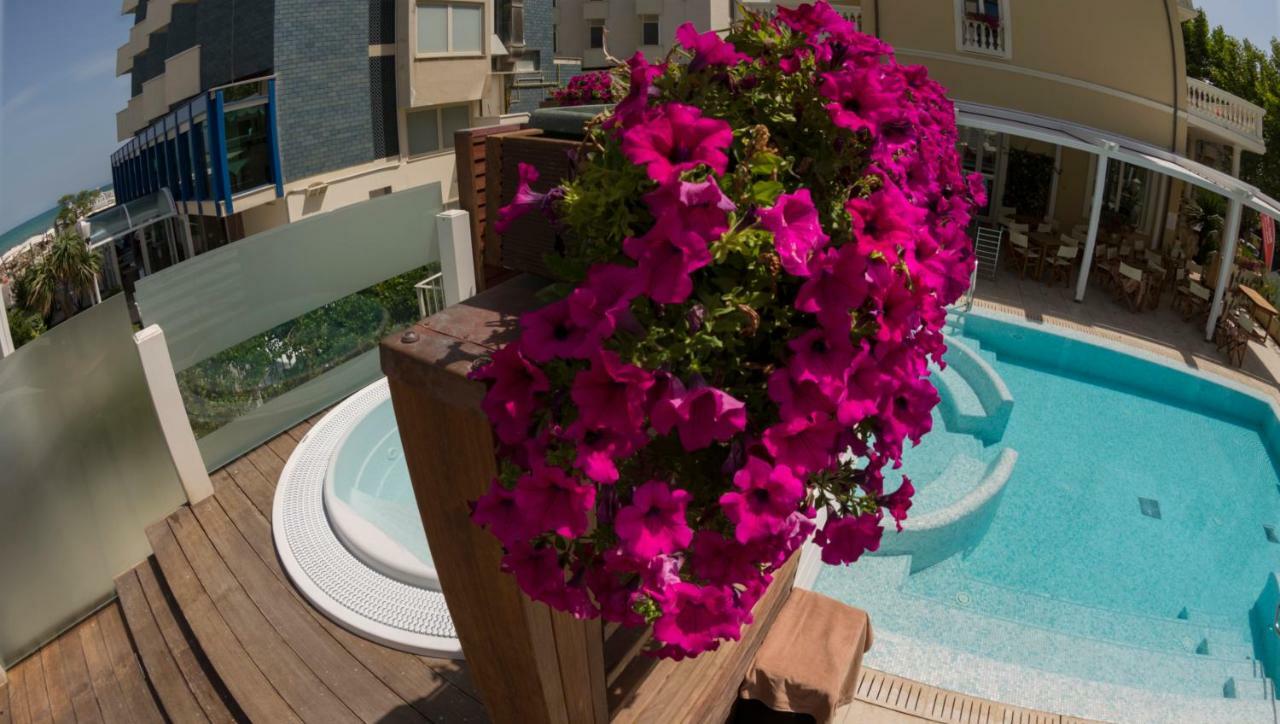 Novecento Suite Hotel ริชโชเน ภายนอก รูปภาพ