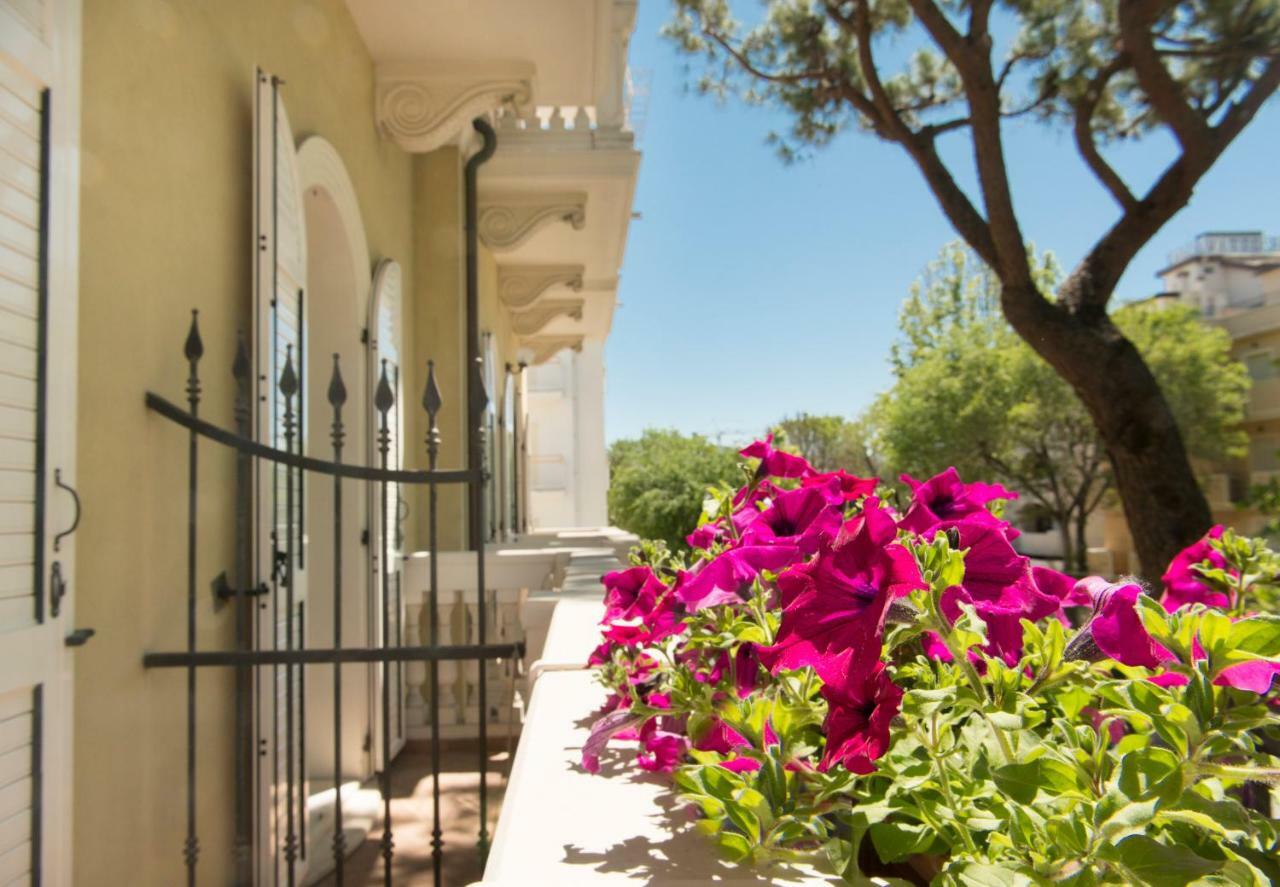 Novecento Suite Hotel ริชโชเน ภายนอก รูปภาพ